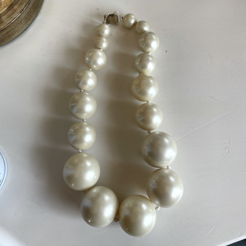 Banana Republic Oversized Pearl Necklace